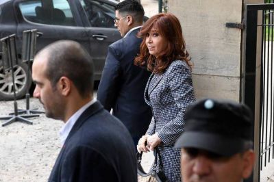 En campa�a electoral, Comodoro Py va por CFK