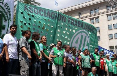 ATE marcha a Educaci�n para pedir por la reincorporaci�n de despedidos y pago de salarios adeudados