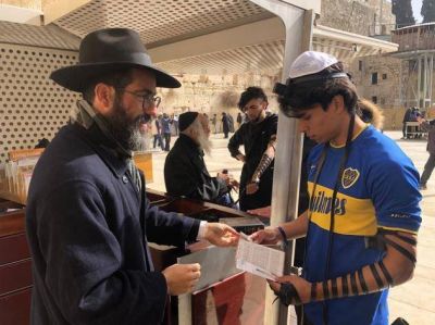 Jerusalem el Muro de los Lamentos: Un d�a en el �palco� del lugar m�s santo del mundo