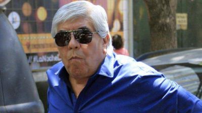 Moyano vuelve a escena como l�der de calle y oposici�n