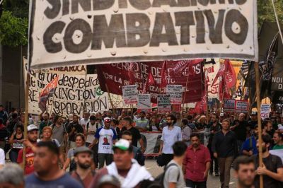 En la Plaza de Mayo el sindicalismo combativo reclamó un paro de 36 horas