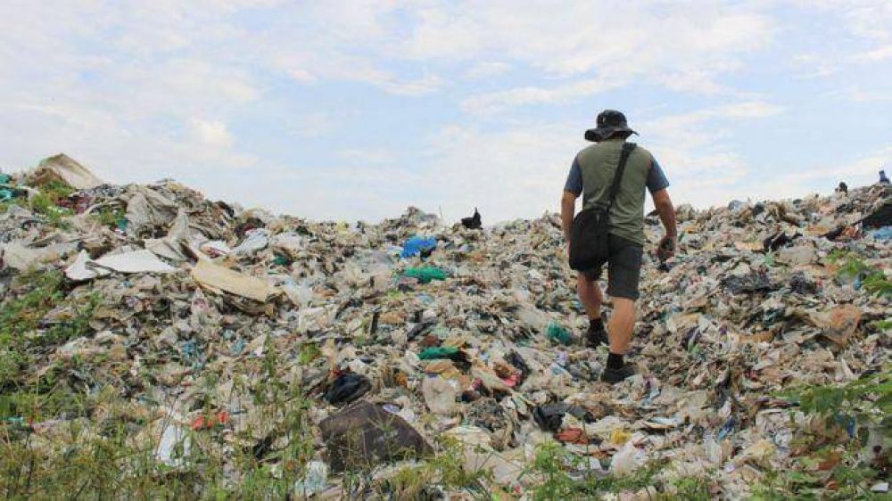 Contaminacin por plstico: la ciudad asolada por 17.000 toneladas de basura que llega de todo el mundo