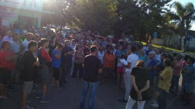 Passaglia se reuni� con vecinos de B� Somisa por el agua