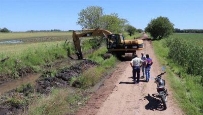 Contin�an los operativos de limpieza y desobstrucci�n de canales