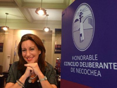 Aprobaron el presupuesto por mayor�a y el bloque oficialista expuls� a la concejal Roberts