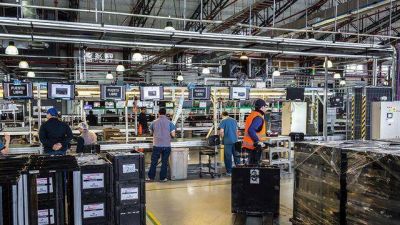 Conoc� al gigante chino que se uni� a Radio Victoria para ensamblar smart TVs y smartphones