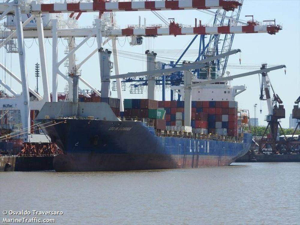 Un carguero de Brasil, la promesa de reactivacin en el Puerto La Plata