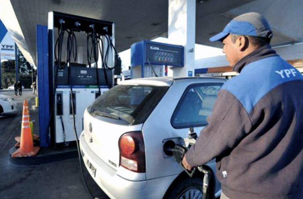 Expendedores advierten que sigue la baja en la venta de combustibles