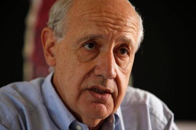 Roberto Lavagna se re�ne con la misi�n del FMI y pedir� revisar el acuerdo