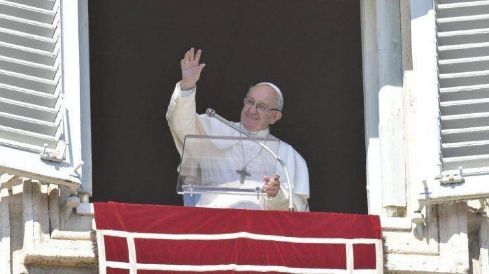 El Papa en el ngelus advierte del peligro de la idolatra, substituyendo a Dios por un dolo