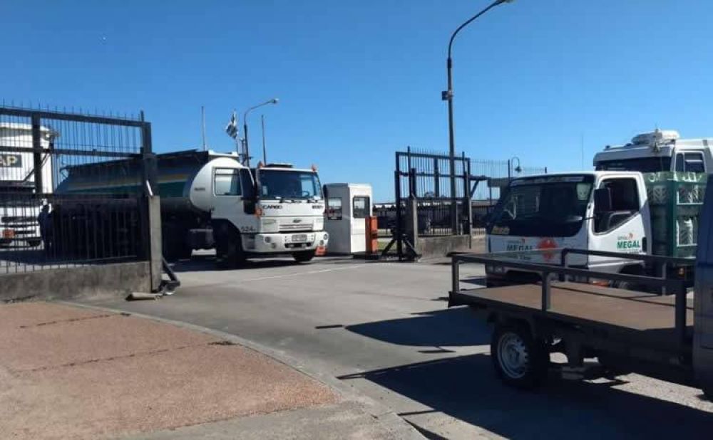 Nuevo bloqueo a planta La Tablada por parte de transportistas de MEGAL paraliza distribuci�n de combustible