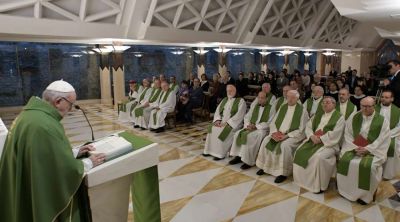 Papa Francisco: Dios nos ama con el coraz�n y no con las ideas