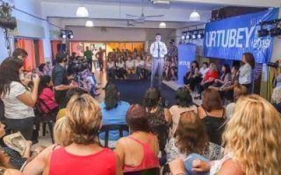 Urtubey reuni� a un centenar de mujeres en Avellaneda: 