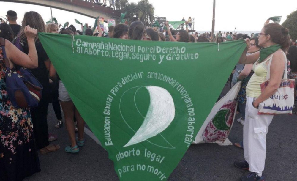 Cientos de mujeres se movilizaron en Mar del Plata por el derecho al aborto