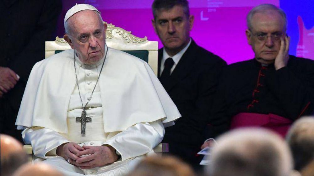 Revelan que el Vaticano tiene reglas secretas para sacerdotes con hijos