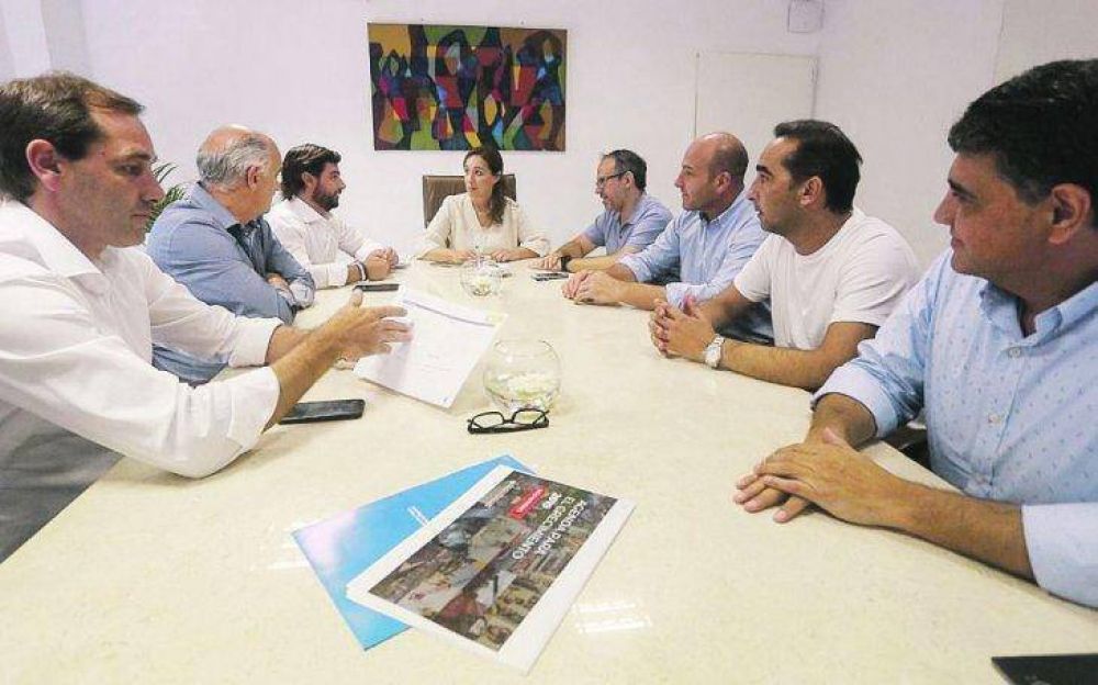 Vidal penetra La Matanza y contiene el reclamo de los intendentes PRO