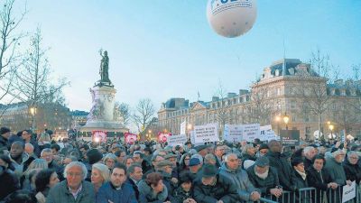 Francia marcha contra el antisemitismo