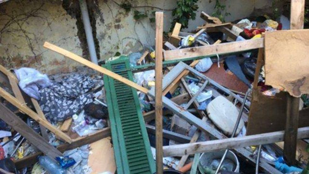 Ratas y kilos de basura a metros del corredor gastronmico Pellegrini