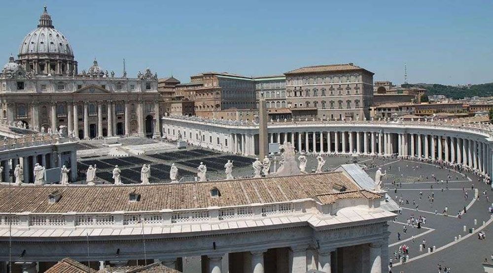 Qu ordena el Vaticano cuando un sacerdote tiene un hijo?