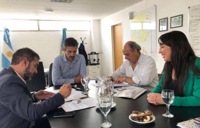 Facundo Castelli firm� un convenio para garantizar y mejorar la calidad de atenci�n al vecino