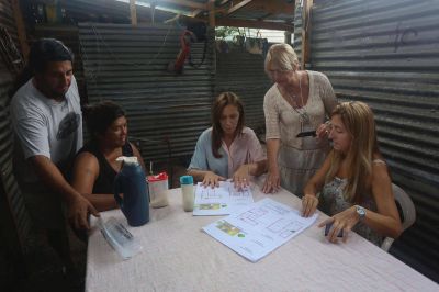 Vidal se reuni� con vecinos de Escobar y Pilar