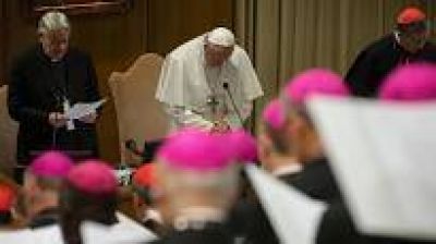 En hist�rica cumbre, la Iglesia admiti� que destruy� archivos de abusos sexuales