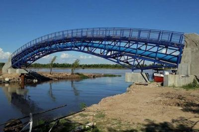 Finalizaron la obra del �puente curvo� del Acueducto Reconquista en el Puerto