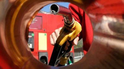 Estacioneros estiman que el litro de s�per aumentar� a $40 en marzo