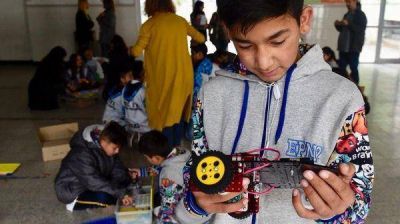 EDUCACI�N: Escuelas primarias de Necochea reciben rob�tica