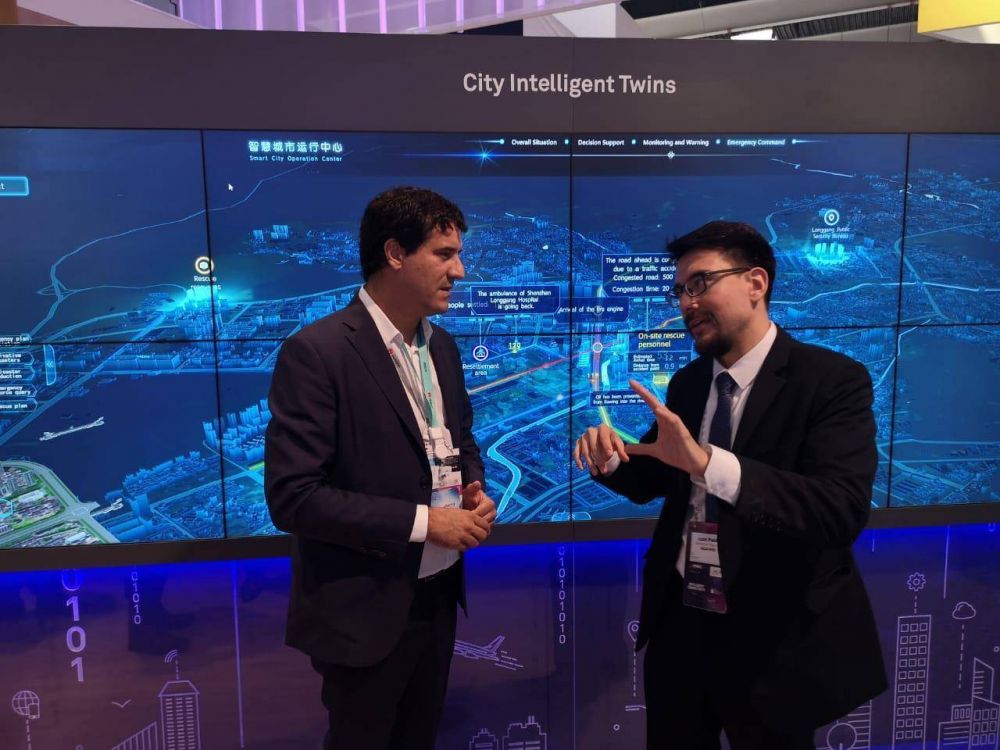 Abad se reuni� con referentes de la plataforma ciudades inteligentes en Barcelona