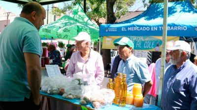 Grindetti recorri� �el mercado en tu barrio� junto a tizado