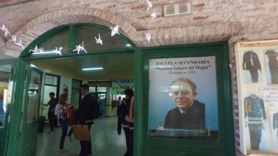 Padre Mario, un cura que se convirti� en leyenda por su �poder sanador� pero tambi�n por su obra solidaria, educativa y social