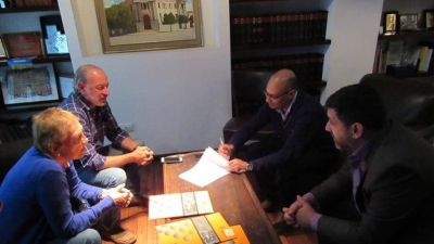 Reino firm� convenios en materia educativa