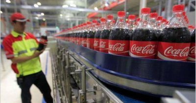 Comenzaron los despidos en FEMSA y crece el temor de que el ajuste llegue a otras plantas de Coca Cola