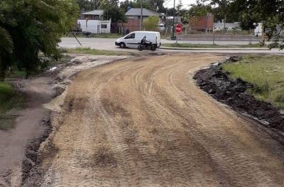 La delegaci�n Bat�n repar� el ingreso al barrio Las Alamedas