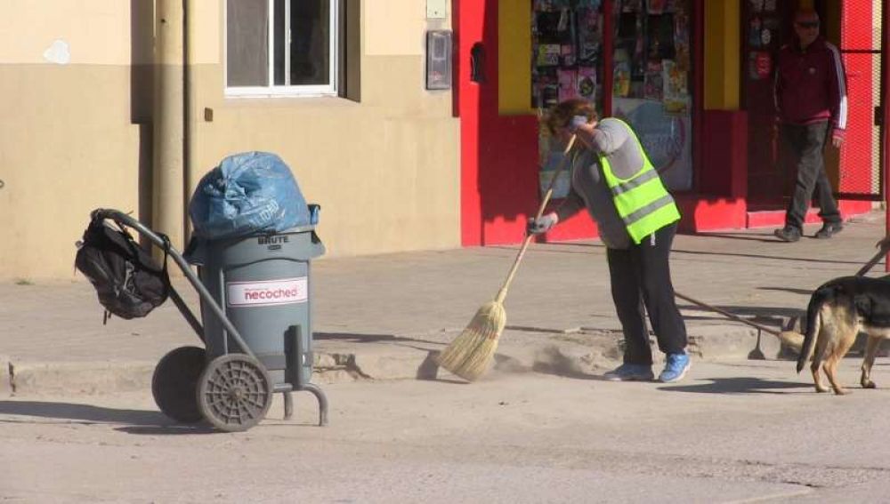 Son constantes las tareas de barrido y limpieza en la ciudad 