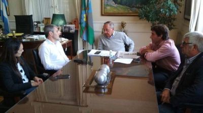 El equipo de Gonzalo Diez se reuni� en Tandil con el intendente Lunghi