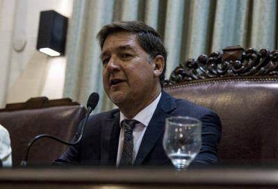 Criticas a L�pez. Entre realidades y fondos provinciales