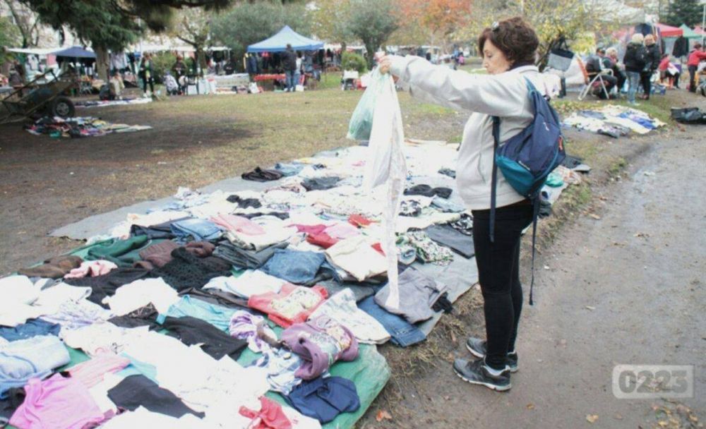 Ya son m�s de 800 las familias que viven de la feria de la Plaza Rocha