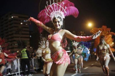Mar del Plata vivi� el gran Corso Central en dos d�as a puro ritmo y color