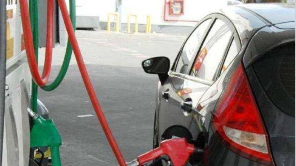Las ventas de combustibles siguen en ca�da y contienen precios