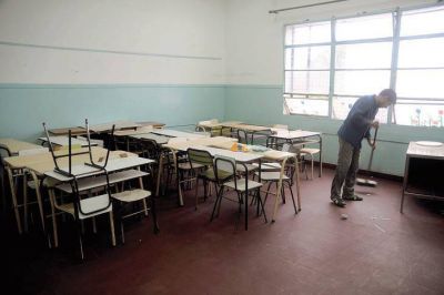 El paro docente se cumpli� con una adhesi�n del 90% y Vidal reiter� que descontar� el d�a