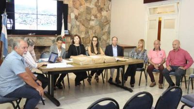 Se cierra el primer anillo de cloacas en cuatro barrios de Carlos Paz