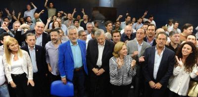 Con la convocatoria a la unidad, el PJ se re�ne en Ferro para consolidar el �Frente Patri�tico?