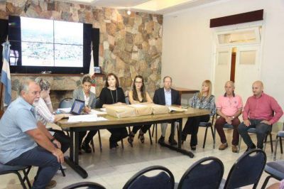 Abrieron los sobres y estudian qui�n har� las obras para cloacas en cuatro barrios carlospacenses