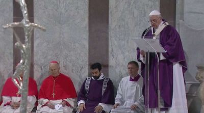 Mi�rcoles de Ceniza: El Papa invita a liberarse de �tent�culos del consumismo� en Cuaresma