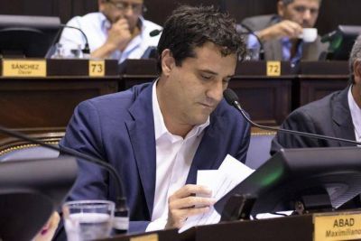 Maximiliano Abad: �Es una clara se�al de que la mujer es prioridad para la Provincia�