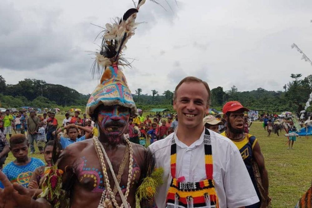 El cura argentino que evangeliza en Pap�a Nueva Guinea con m�sica y educaci�n