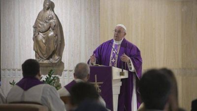 Papa Francisco: Los cristianos no deben ser hip�critas, con el alma maquillada