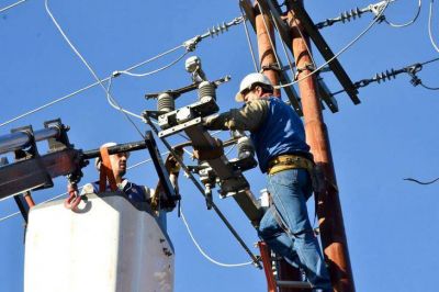 Vidal autoriz� aumentos en la luz de hasta el 67% para compensar a las productoras